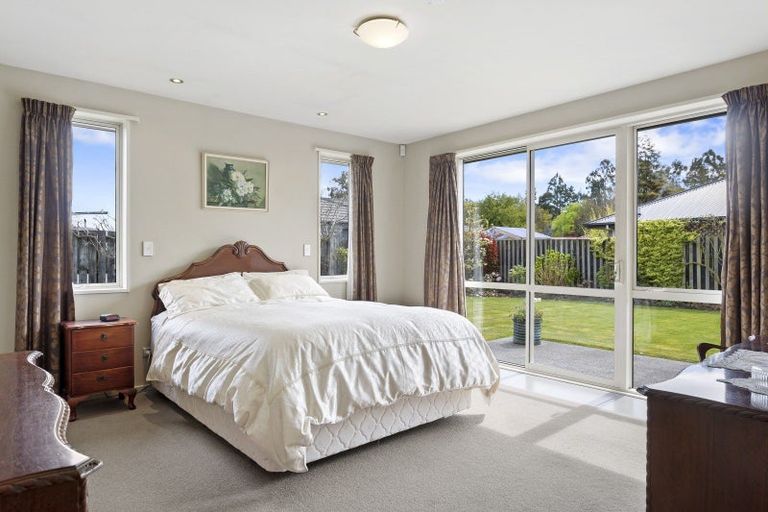 Photo of property in 105 High Street, Oxford, 7430