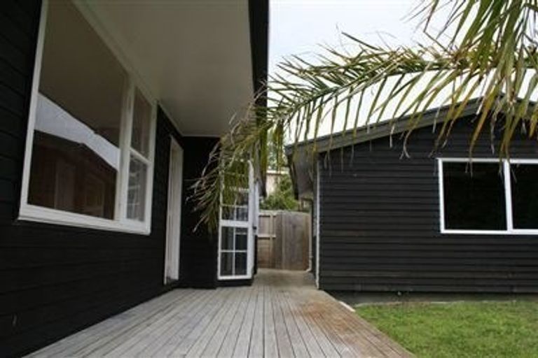 Photo of property in 40 Schnapper Rock Road, Schnapper Rock, Auckland, 0632