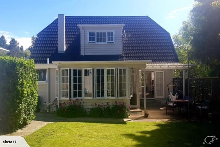 Photo of property in 43 Fendalton Crescent, Pinehaven, Upper Hutt, 5019