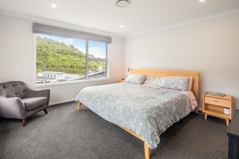 Photo of property in 3 Riroriro Close, Crofton Downs, Wellington, 6035