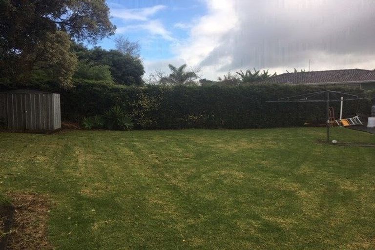 Photo of property in 33b Beach Road, Te Atatu Peninsula, Auckland, 0610