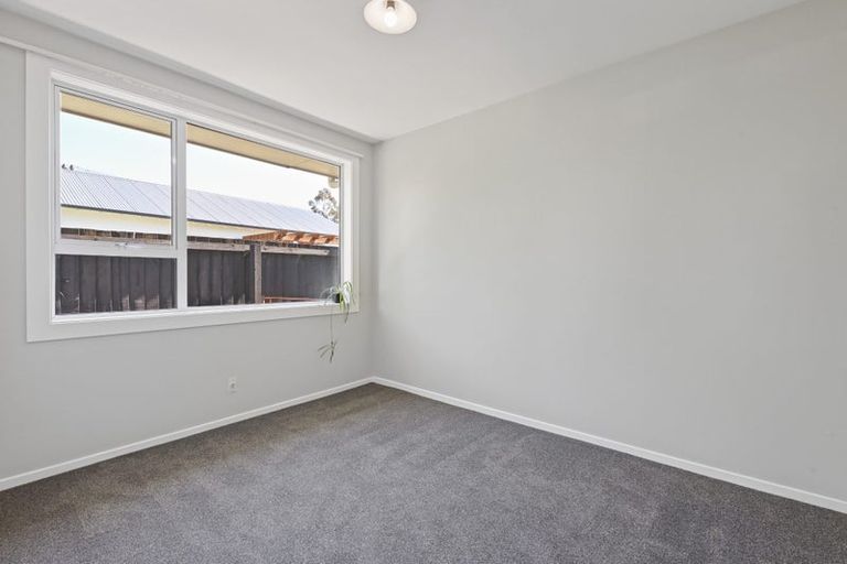 Photo of property in 1/17 Tyrone Street, Belfast, Christchurch, 8051