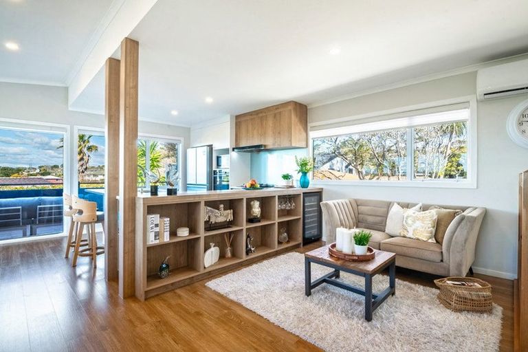 Photo of property in 19 Aberdeen Road, Castor Bay, Auckland, 0620