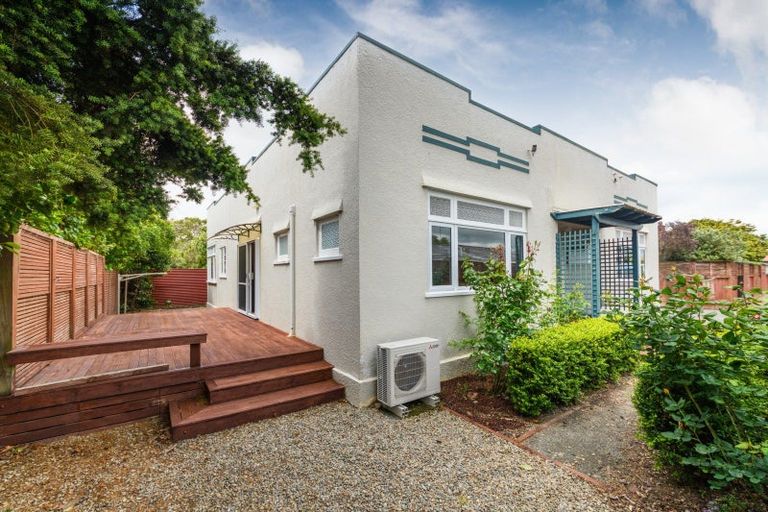 Photo of property in 33 Knowles Street, Terrace End, Palmerston North, 4410