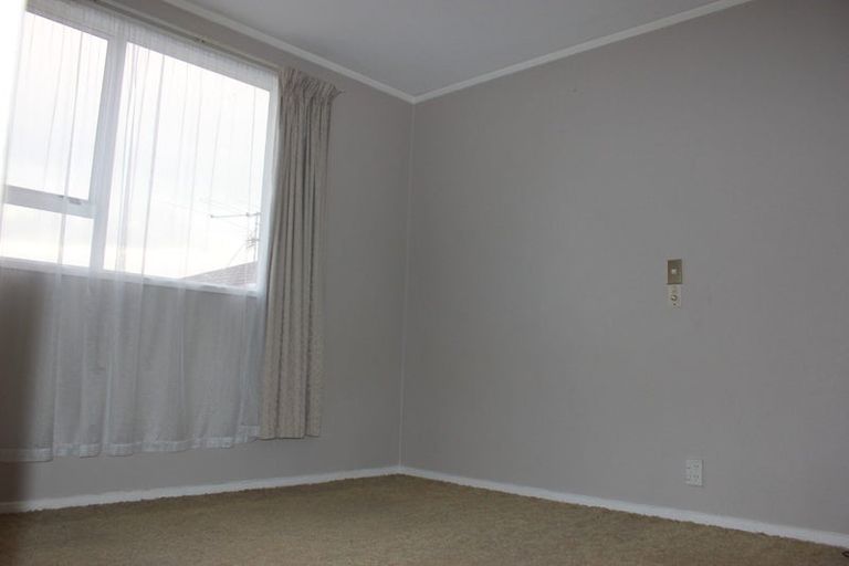 Photo of property in 5b Reese Jones Grove, Maungaraki, Lower Hutt, 5010