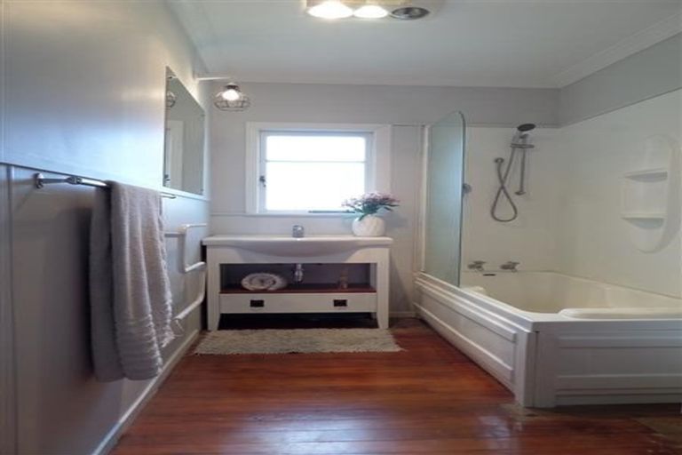 Photo of property in 97 Sutherland Road, Brookfield, Tauranga, 3110