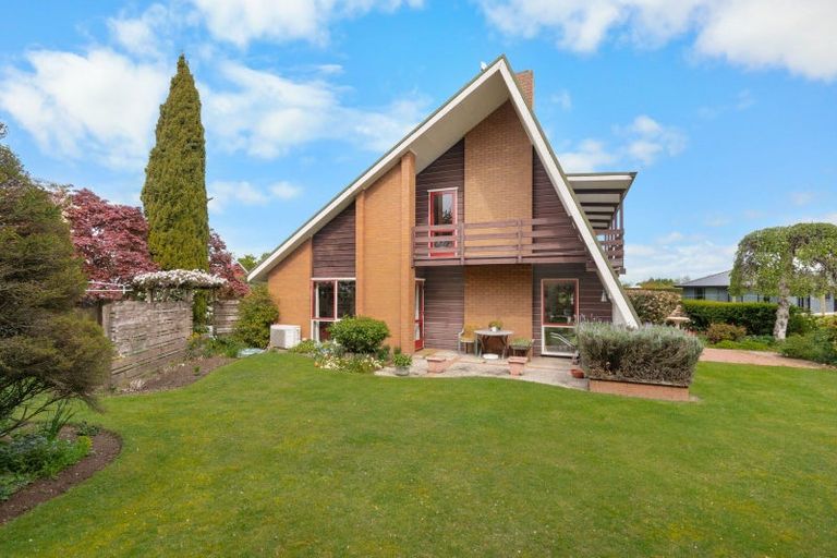 Photo of property in 14 Oakden Drive, Darfield, 7510