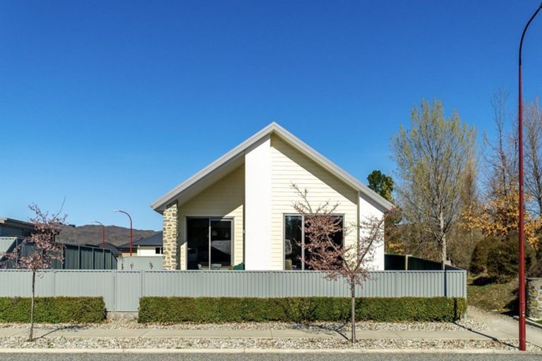 Photo of property in 8 Weaver Close, Alexandra, 9320