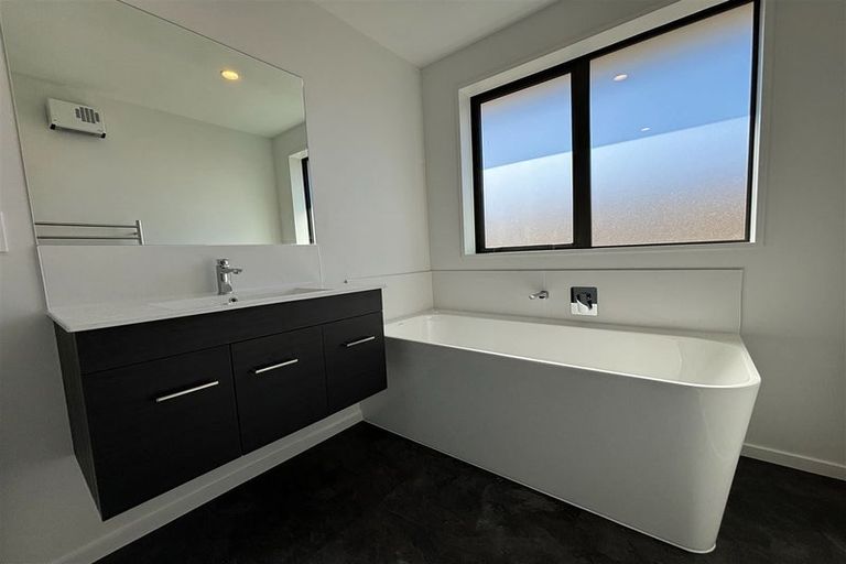 Photo of property in 10 Applegrove Crescent, Belfast, Christchurch, 8051