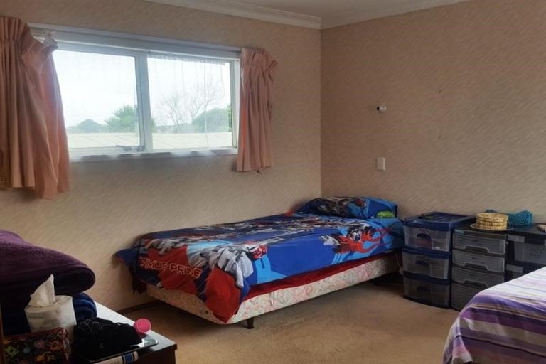 Photo of property in 2/4 Mcleod Road, Weymouth, Auckland, 2103