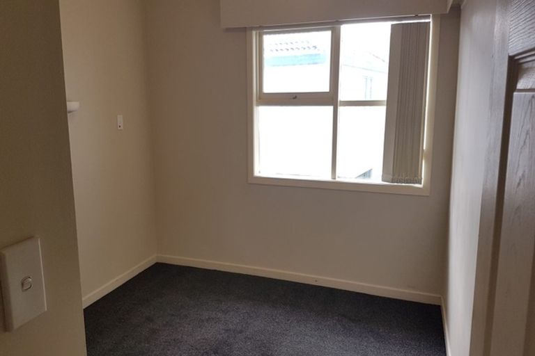 Photo of property in 204 East Coast Road, Forrest Hill, Auckland, 0620