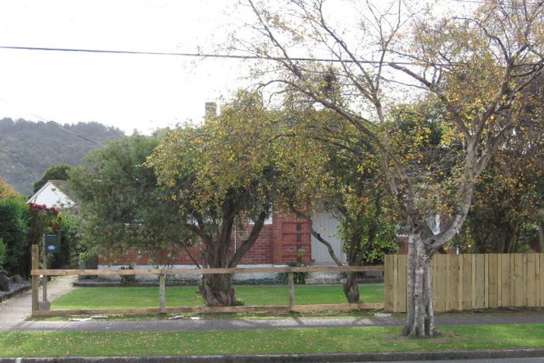 Photo of property in 29 Churton Crescent, Taita, Lower Hutt, 5011