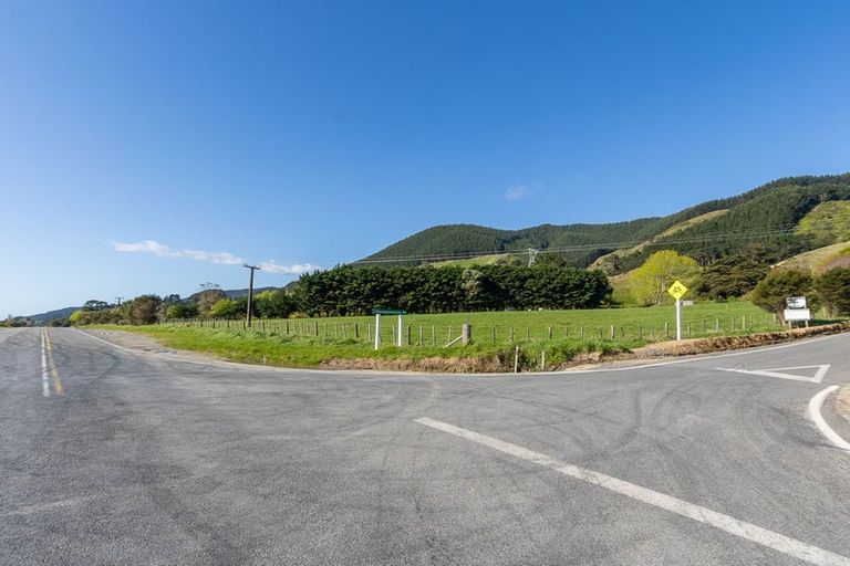 Photo of property in 7 Maungakotukutuku Road, Paraparaumu, 5032