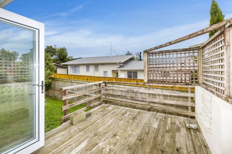 Photo of property in 28 Vista Crescent, Maoribank, Upper Hutt, 5018