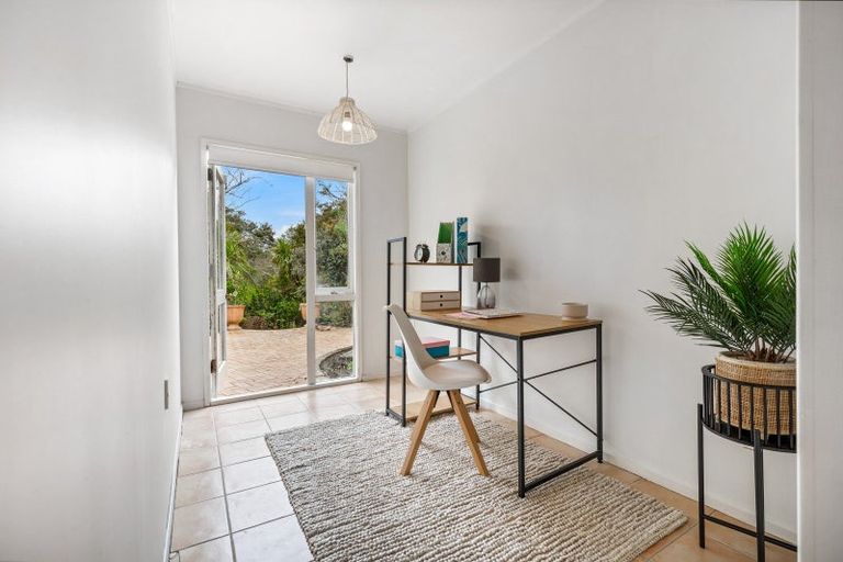 Photo of property in 27 Hebron Road, Waiake, Auckland, 0630