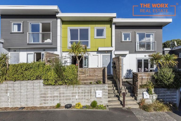 Photo of property in 4/8 Middleton Road, Johnsonville, Wellington, 6037