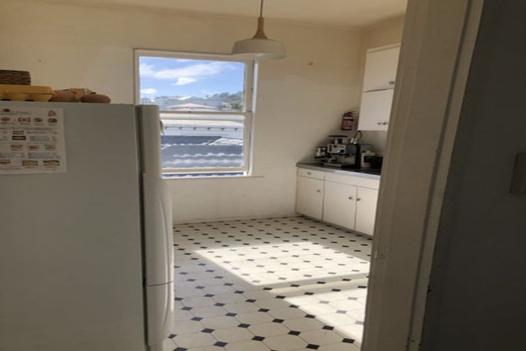 Photo of property in 136 Brougham Street, Mount Victoria, Wellington, 6011