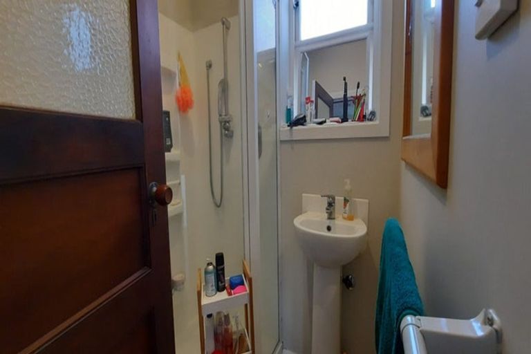 Photo of property in 120 Cashmere Avenue, Khandallah, Wellington, 6035