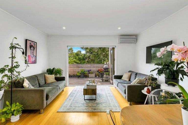 Photo of property in 1/5 Larchwood Avenue, Westmere, Auckland, 1022