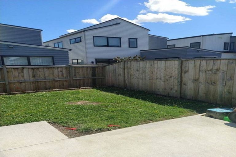Photo of property in 5 Farmland Road, Papakura, 2110