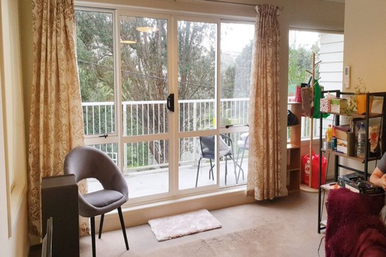 Photo of property in 1b Paisley Terrace, Karori, Wellington, 6012