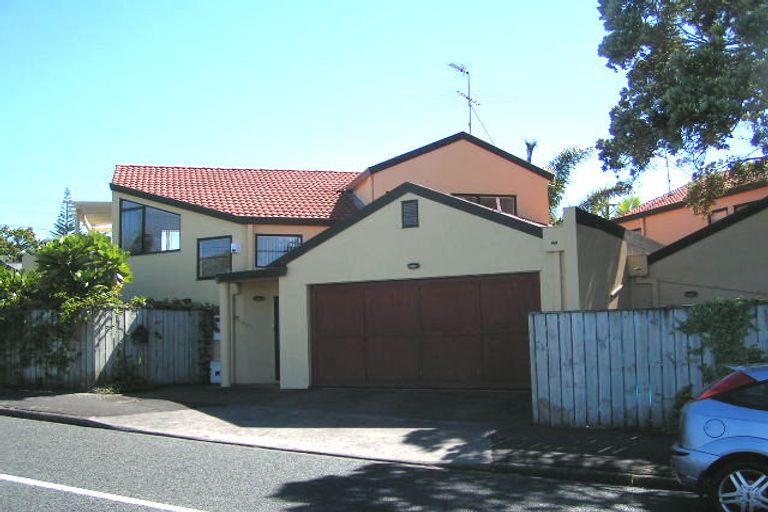 Photo of property in 4/39 Church Street, Northcote Point, Auckland, 0627
