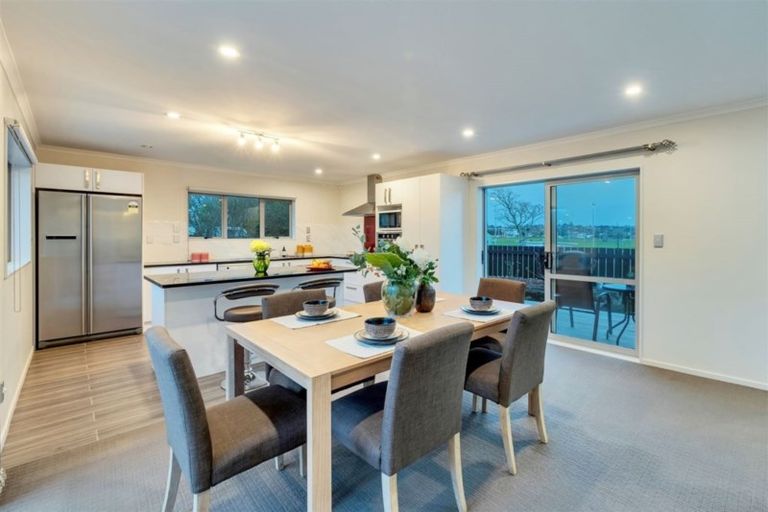 Photo of property in 28b Kirrie Avenue, Te Atatu South, Auckland, 0610