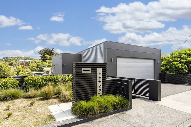 Photo of property in 43a Poto Road, Normandale, Lower Hutt, 5010