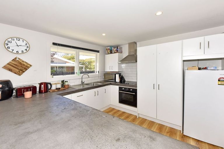 Photo of property in 2a Curzon Place, Parklands, Christchurch, 8083
