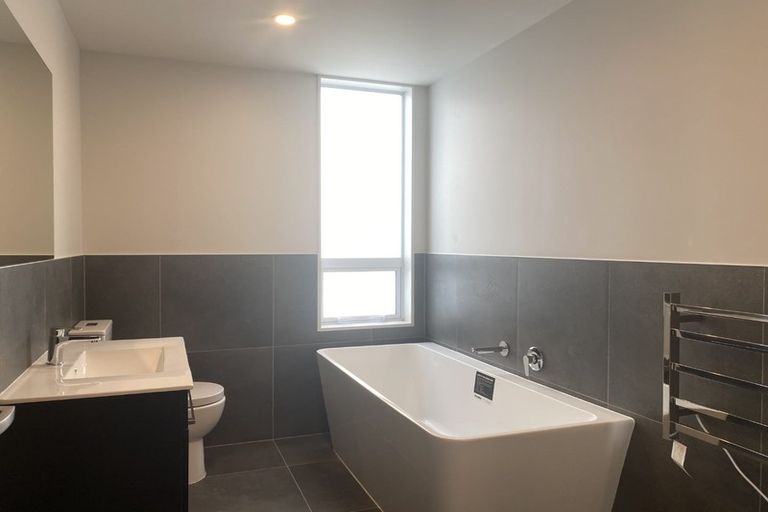 Photo of property in 5/6 Bushland Grove, Paparangi, Wellington, 6037