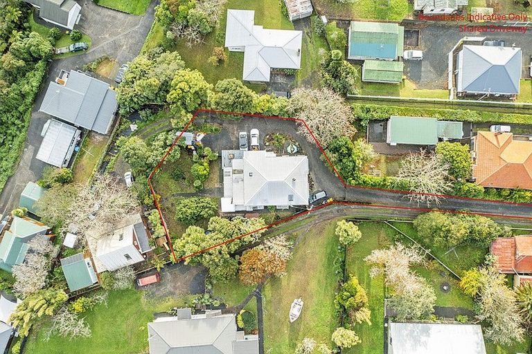 Photo of property in 17 Awaroa Road, Sunnyvale, Auckland, 0612