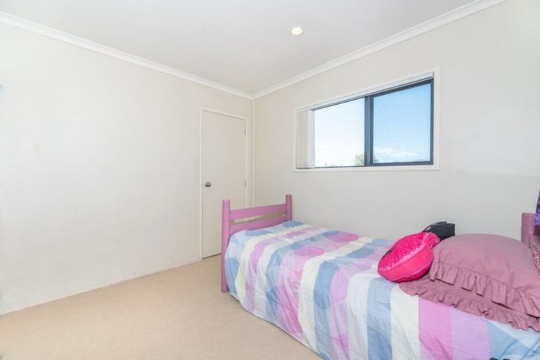 Photo of property in 6 Tussock Avenue, Mangere, Auckland, 2022