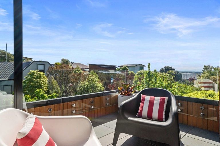 Photo of property in 11 Janice Place, Mount Pleasant, Christchurch, 8081