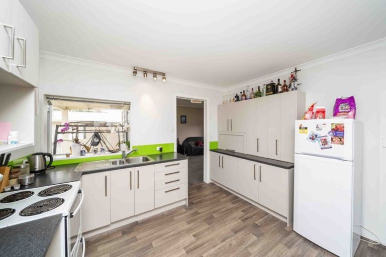 Photo of property in 5a Naumai Place, Spotswood, New Plymouth, 4310