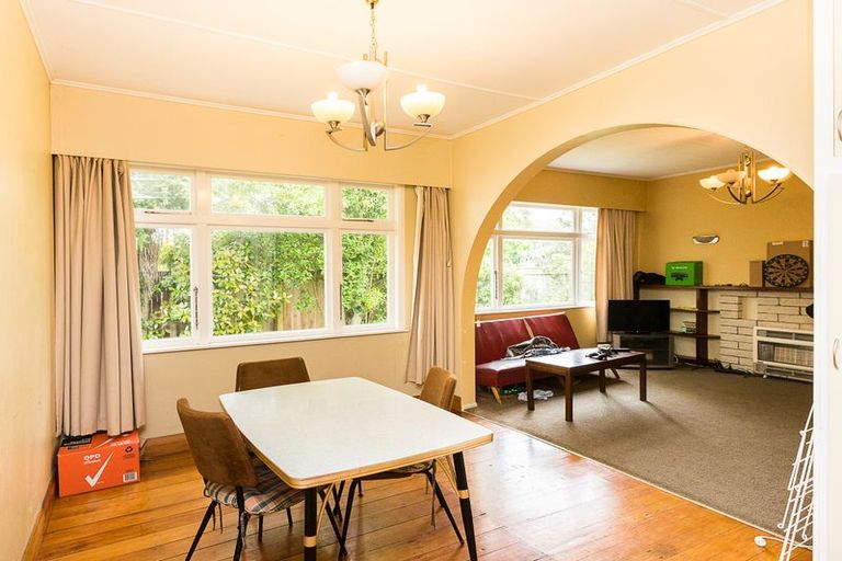 Photo of property in 46 Featherston Street, Takaro, Palmerston North, 4412