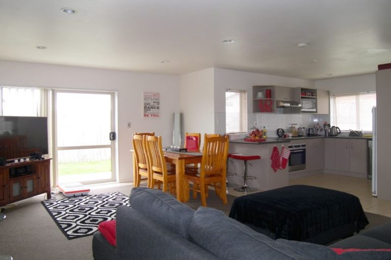 Photo of property in 42 Keri Vista Rise, Papakura, 2110