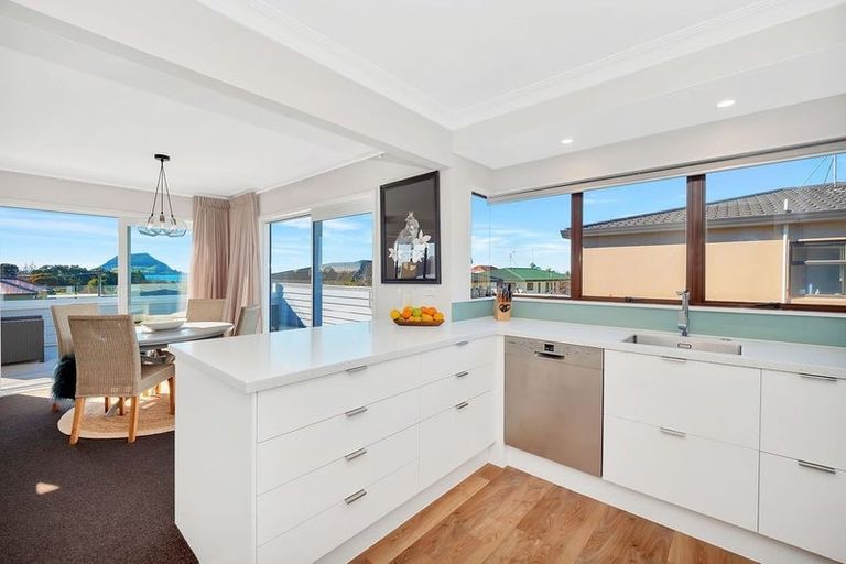 Photo of property in 20a Seaview Road, Otumoetai, Tauranga, 3110