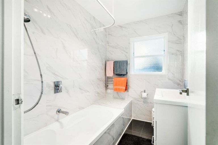 Photo of property in 554 Swanson Road, Ranui, Auckland, 0612