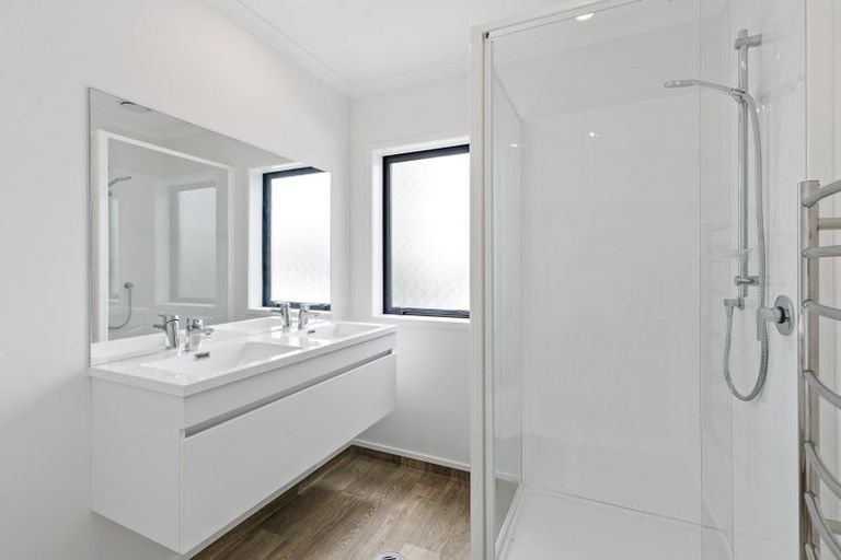 Photo of property in 500e Te Atatu Road, Te Atatu Peninsula, Auckland, 0610