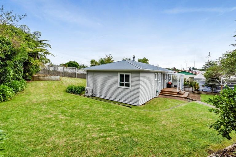 Photo of property in 66 Huatoki Street, Vogeltown, New Plymouth, 4310