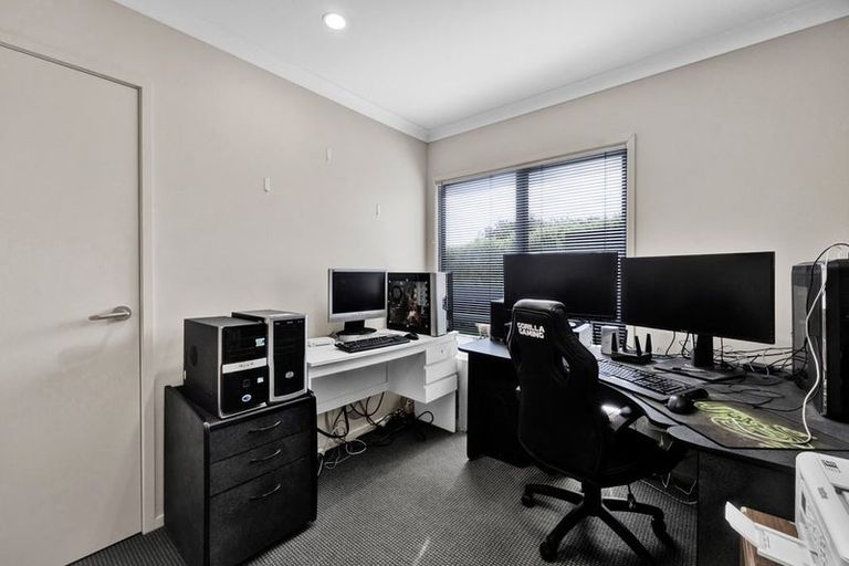 Photo of property in 17 Ponderosa Place, Opunake, 4616