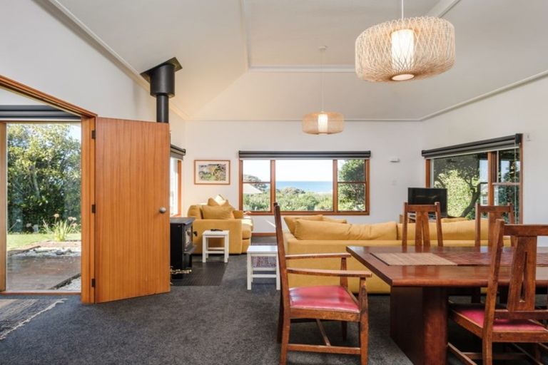 Photo of property in 43 Moana Road, Okitu, Gisborne, 4010