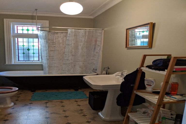 Photo of property in 2 Torless Terrace, Thorndon, Wellington, 6011