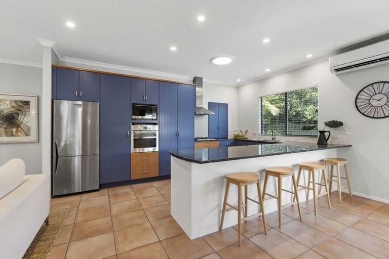 Photo of property in 91 Te Wharau Drive, Greenhithe, Auckland, 0632