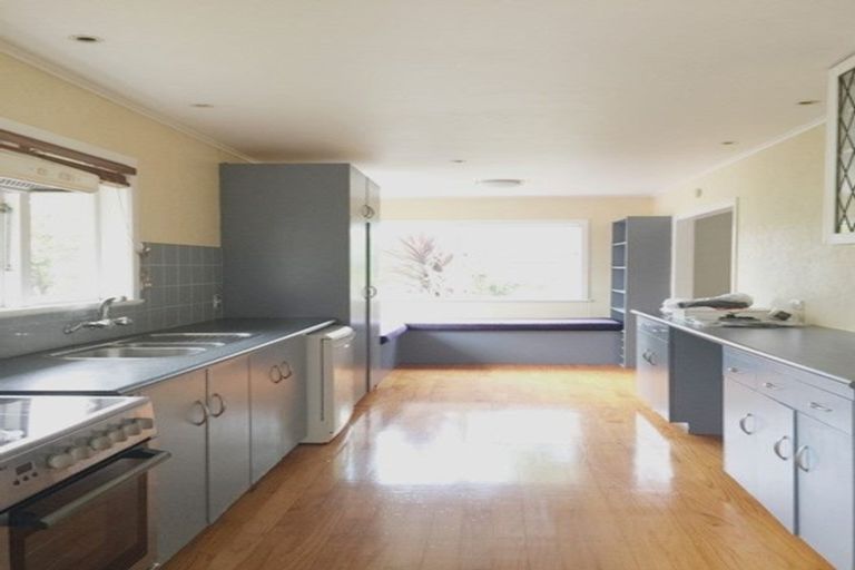 Photo of property in 45 Blakeborough Drive, Forrest Hill, Auckland, 0620