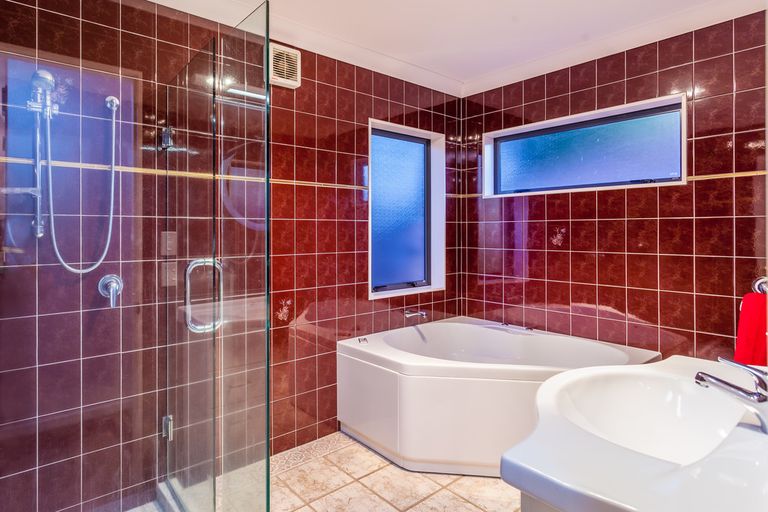 Photo of property in 36b Derwent Crescent, Titirangi, Auckland, 0604