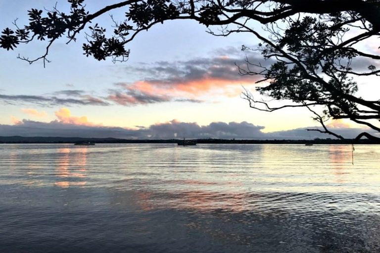 Photo of property in 2/43 Brigantine Drive, Beach Haven, Auckland, 0626