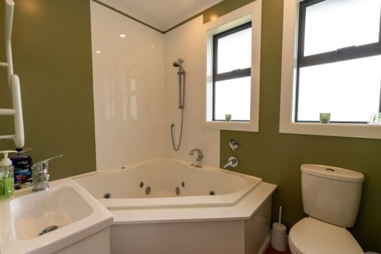 Photo of property in 35 Cockerell Street, Brockville, Dunedin, 9011