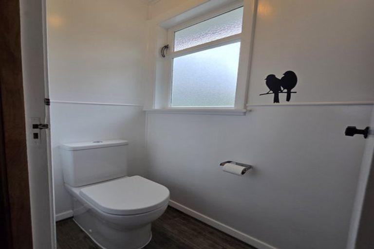 Photo of property in 8a-8b Devon Place, Cannons Creek, Porirua, 5024