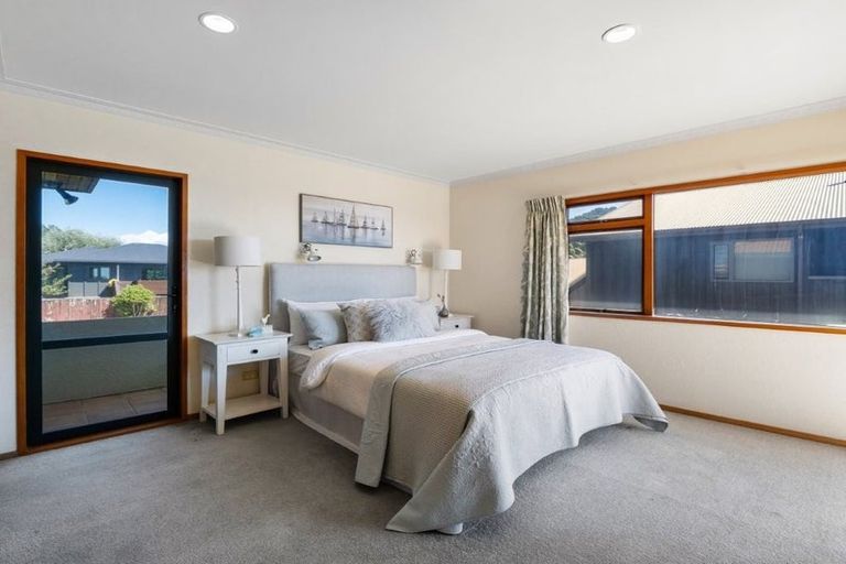 Photo of property in 32 Marine Parade, Mount Maunganui, 3116